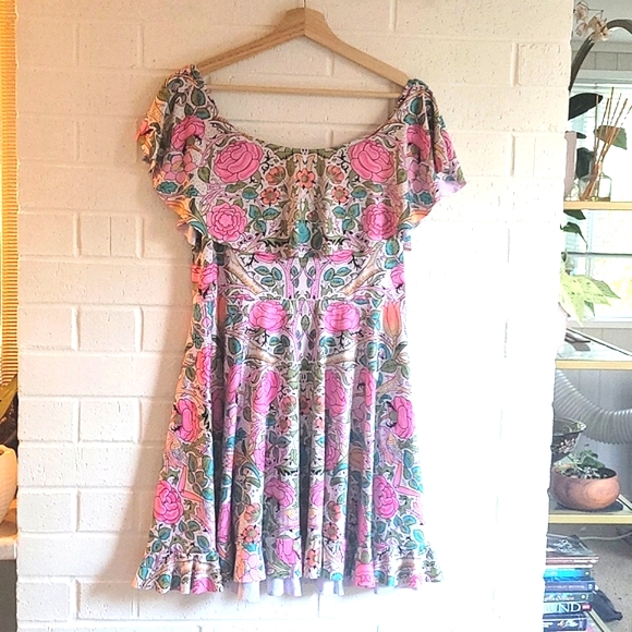 Blackmilk Floral Ruffle Hem Dress - Picture 2 of 3